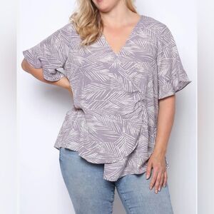 Lilac purple and ivory ruched peplum top size XS